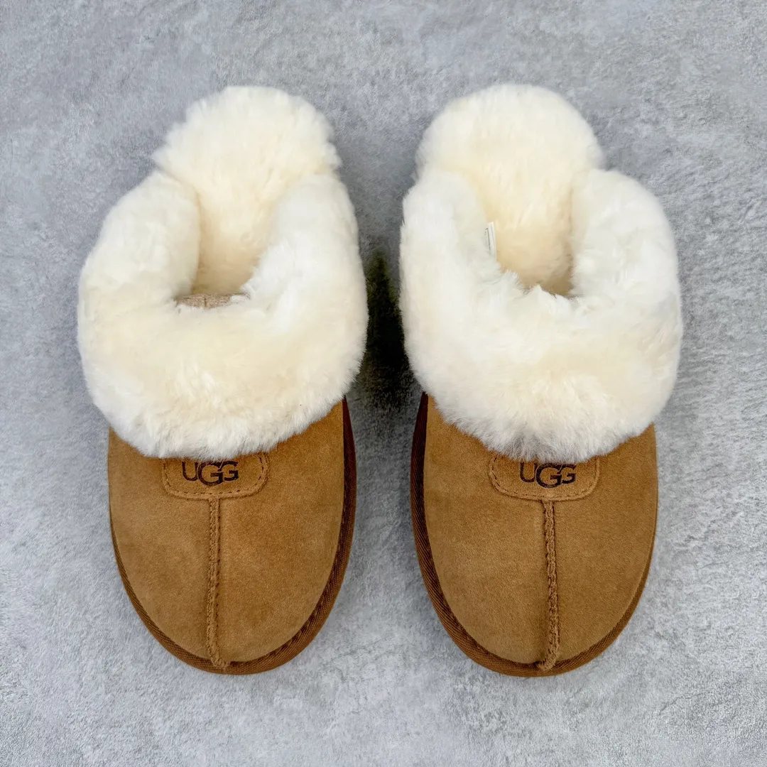 Pick up locally 💰520 UGG 2550 Star thick-soled autumn and winter sheep fur integrated snow boots. All shoes are made from ZP. Longfeng A-grade Australian imported sheep fur integrated brand OEM production line. Fully follow the ZP process. OEM original pattern maker adheres to the principle of no original shoes and no development selection. Pay attention to every detail. The most authentic TREADLITE "light wing" technology outsole on the market. Lightweight/durable/flexible/pile size: 35 36 37 38 39 40 Coding: by2936060
